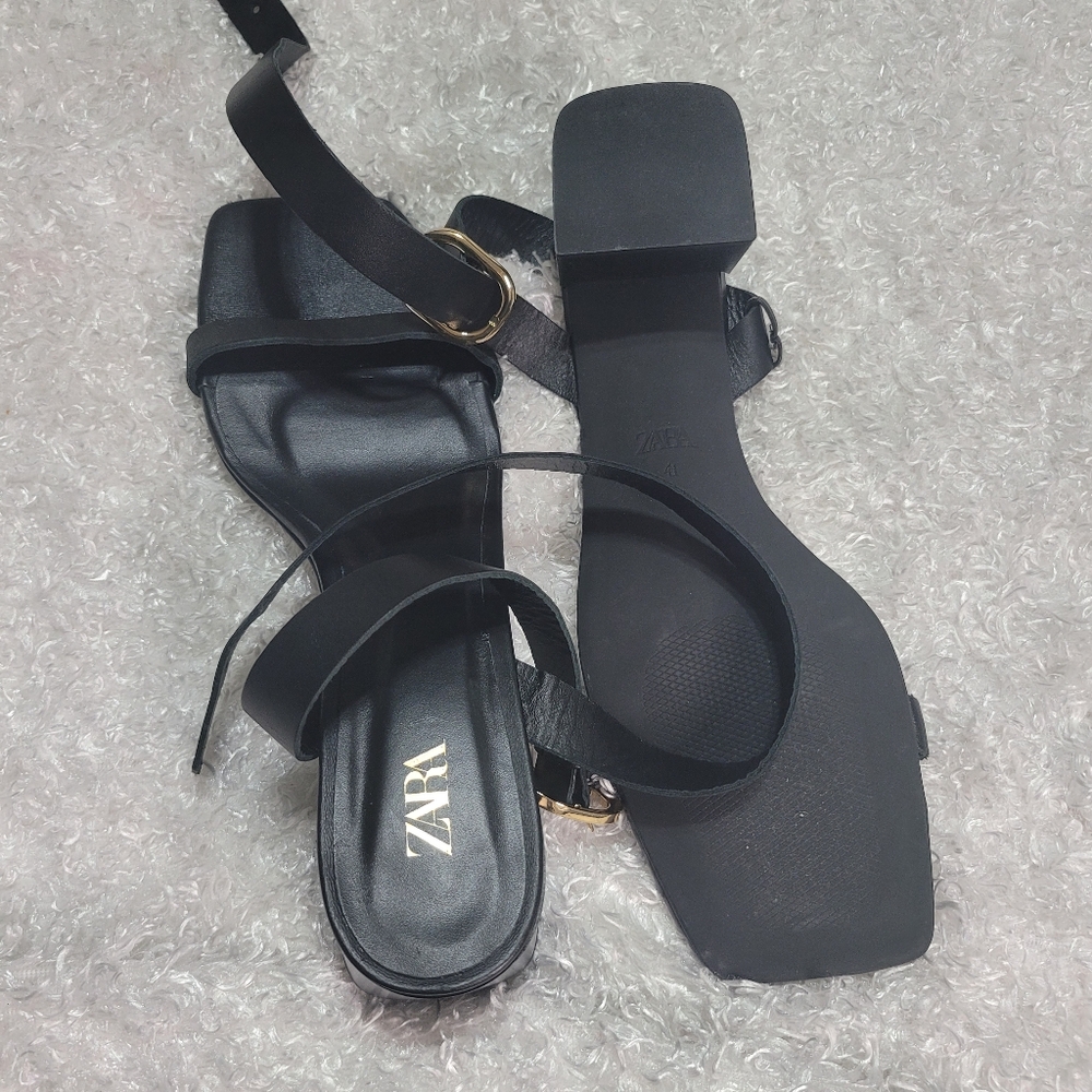 Sandals - Picture 6 of 7